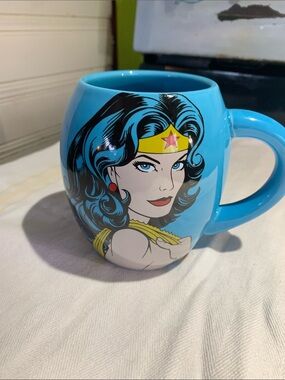 Ceramic Mug. Wonder Woman Collectors